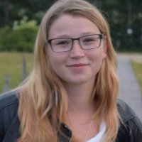 Liska Flöter - ...unter Anderem auch Tochter meiner Mutter, die mir seit frühster Kindheit die Möglichkeit gegeben hat in und mit der Natur zu leben und zu lernen. Gerne möchte ich neben meinem Studium Gesundheit und Diversity, Menschen hier auf dem Terra Ritterberg begleiten und unterstützen, um ähnliche Erfahrungen machen zu können.